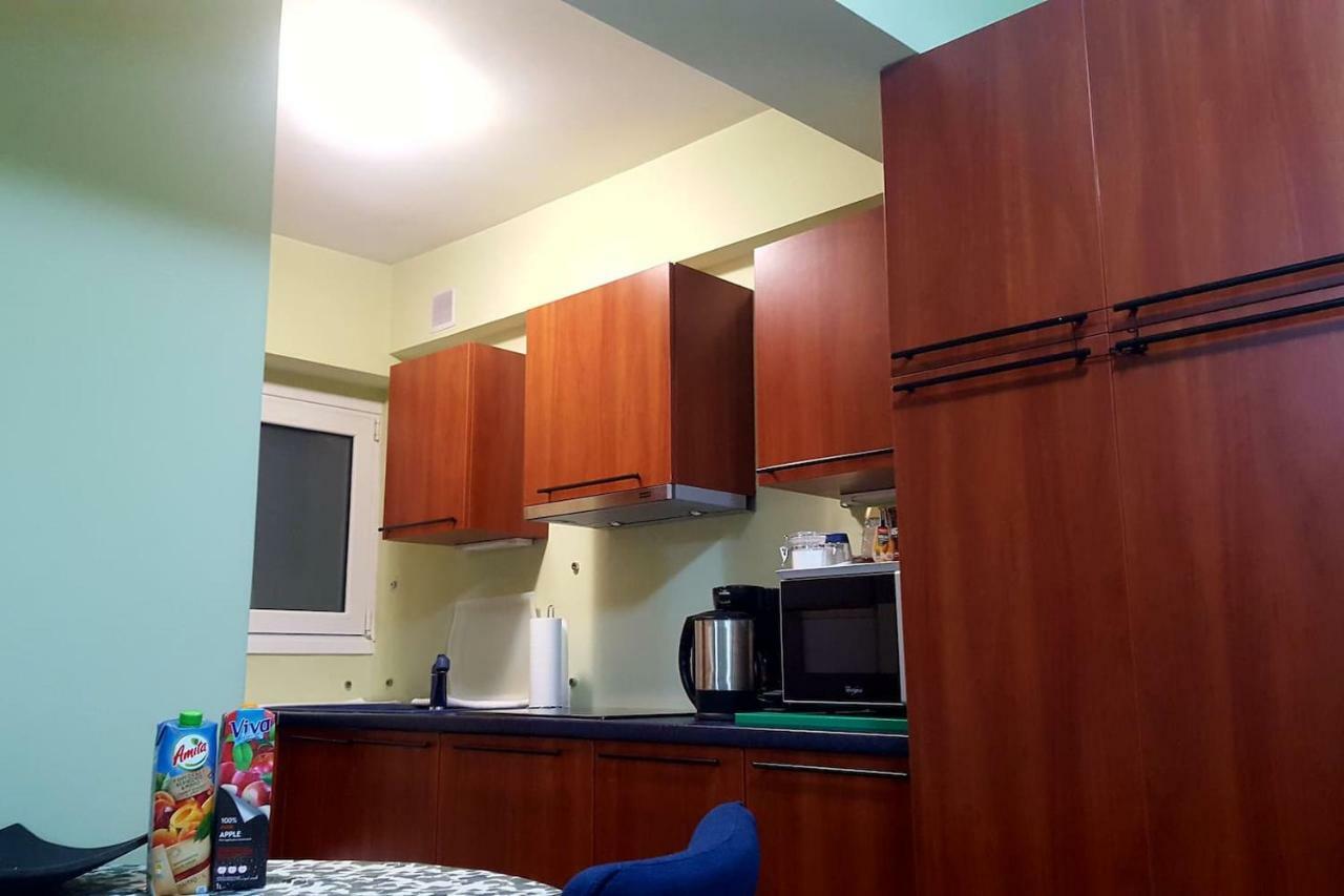 Quiet Apartment In Plaka أثينا المظهر الخارجي الصورة
