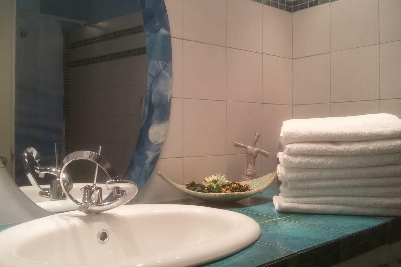 Quiet Apartment In Plaka أثينا المظهر الخارجي الصورة